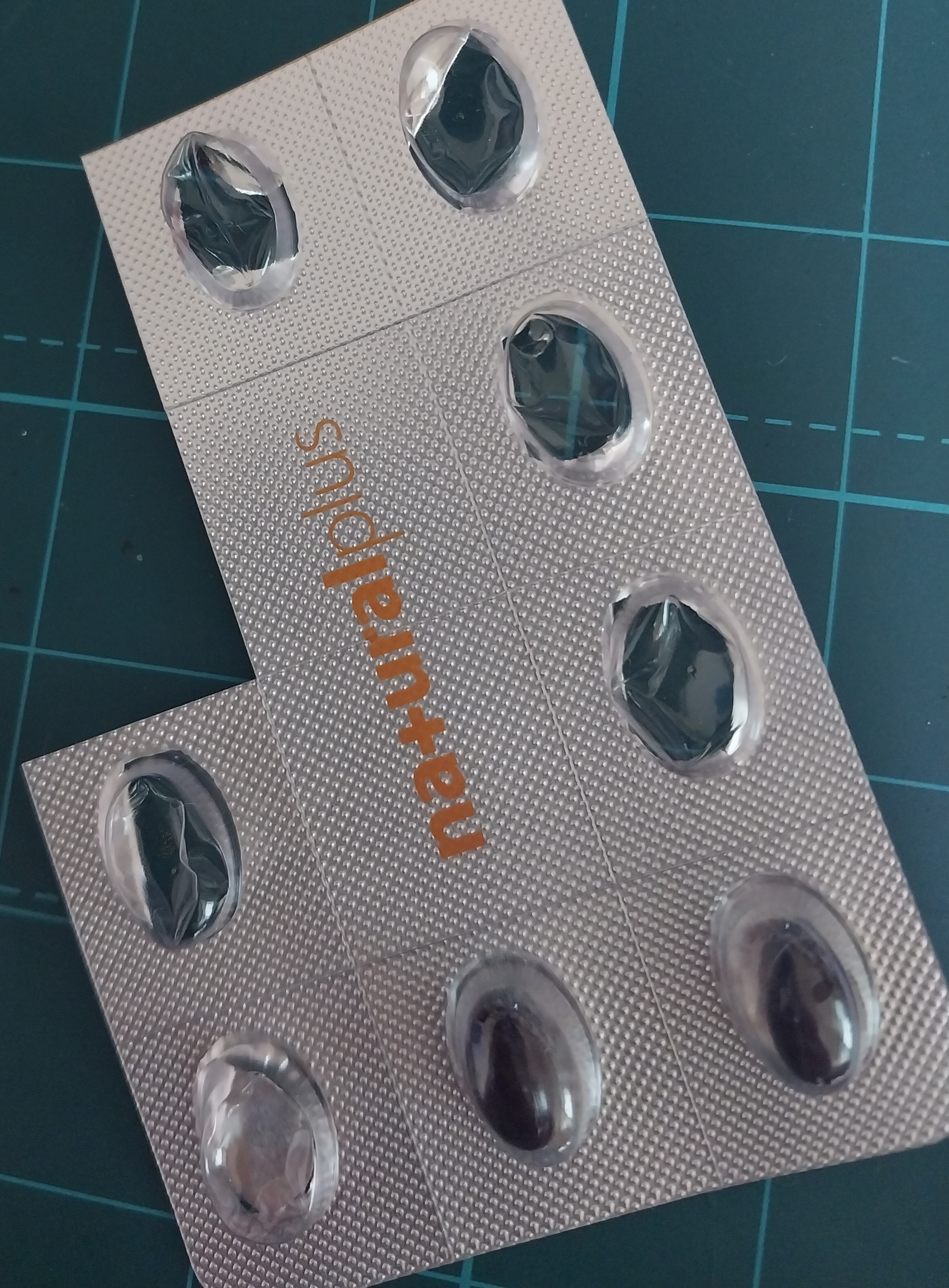 [내츄럴플러스] 루테인 비타민D 2000IU 60캡슐 1박스(2개월분) / 눈건강 뼈건강 식물성초소형미니캡슐